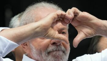 Brésil : Le président Lula a été opéré de la hanche « sans encombre »